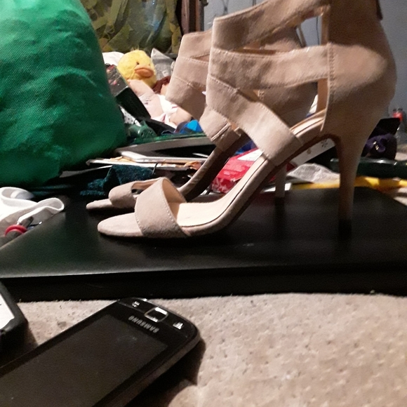 Jessica Simpson heels - Picture 6 of 6